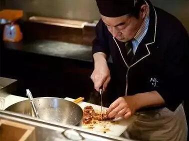 在日本工作 各行业的平均工资有多少