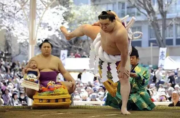 在日本工作 各行业的平均工资有多少