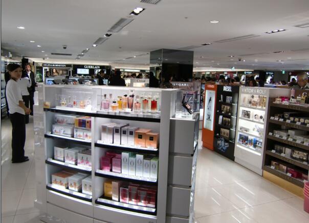 日本大阪市内免税店奢侈品销售工作招聘